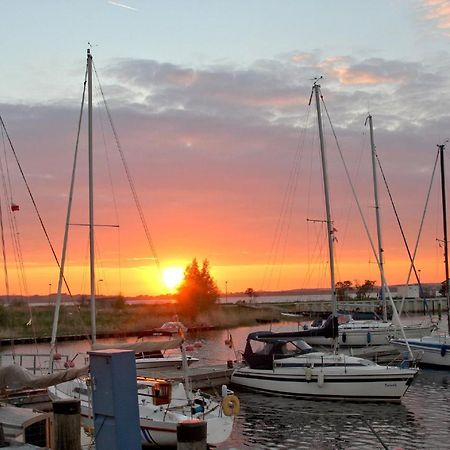 Strandnahe 2-Raum-Ferienwohnung Mit Balkon - Strandhaus Moenchgut Fewo 10 Lobbe Zewnętrze zdjęcie